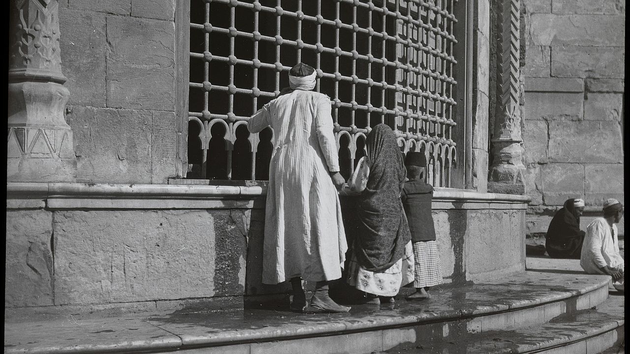 People at a fountain in Cairo